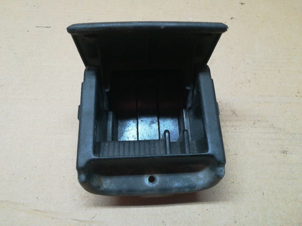 Пепельница к Volkswagen Golf 1996