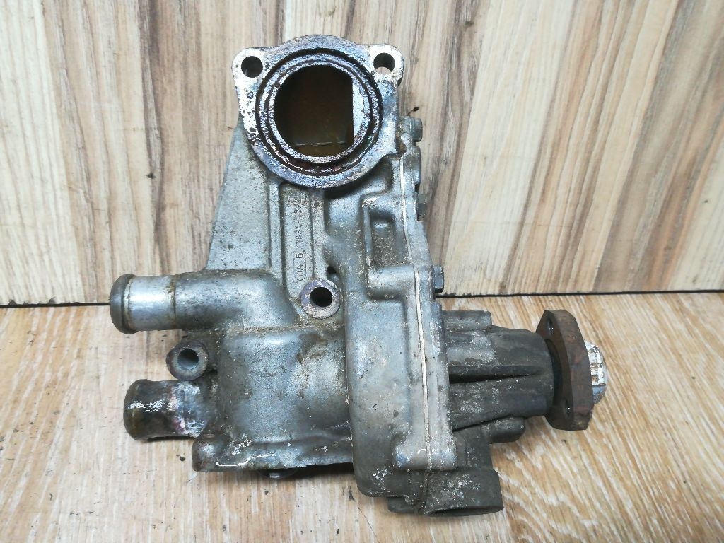 Помпа к Volkswagen Passat 1993
