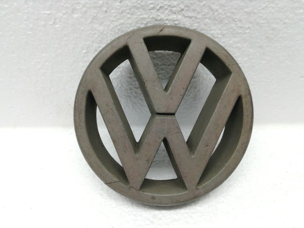 Эмблема к Volkswagen Passat 1991