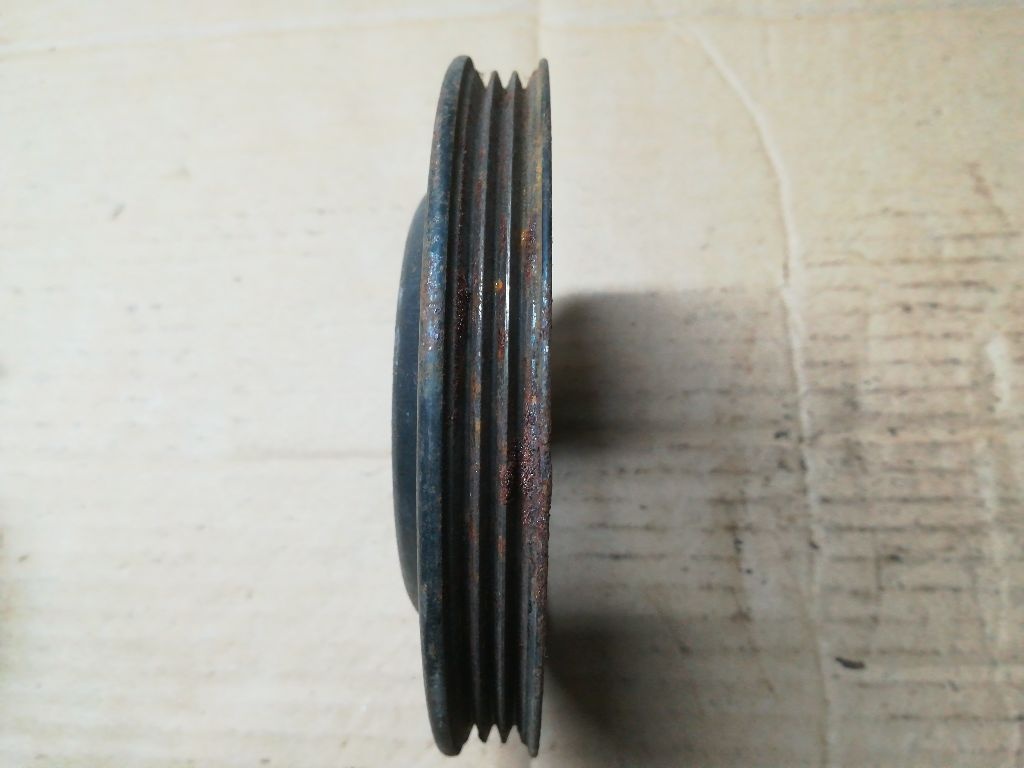Шкив помпы к Suzuki Swift 1995