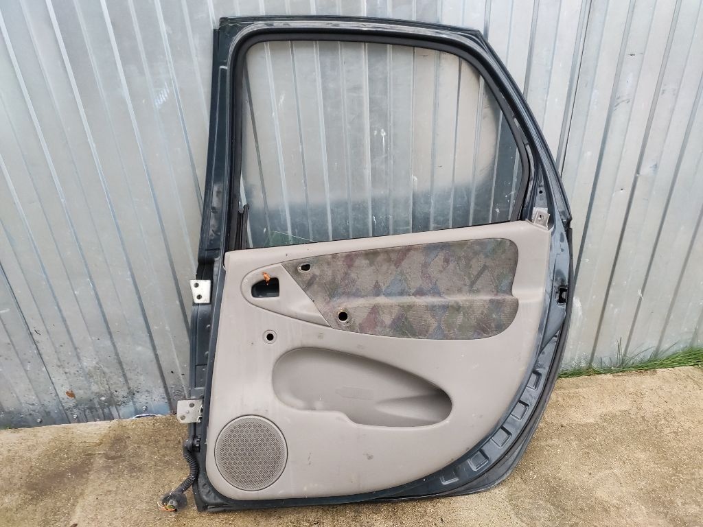 Дверь задняя правая к Citroen C3 2002
