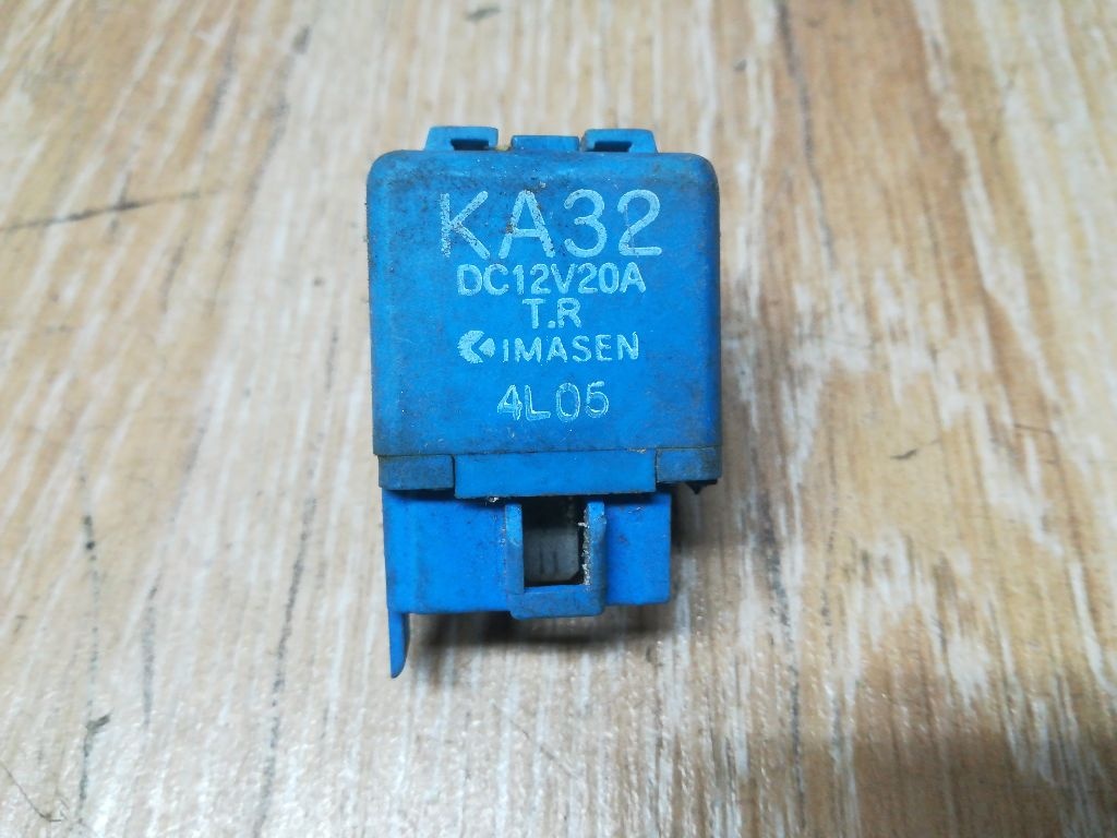 Реле (прочие) к Mazda 626 1995