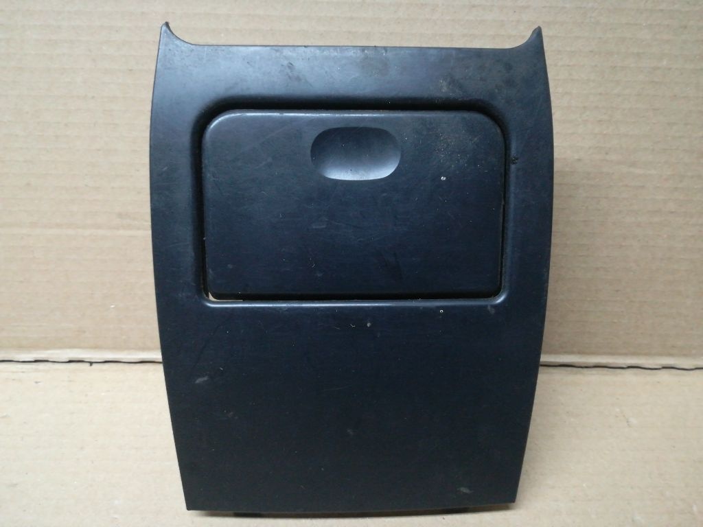 Пепельница к Peugeot 406 2000
