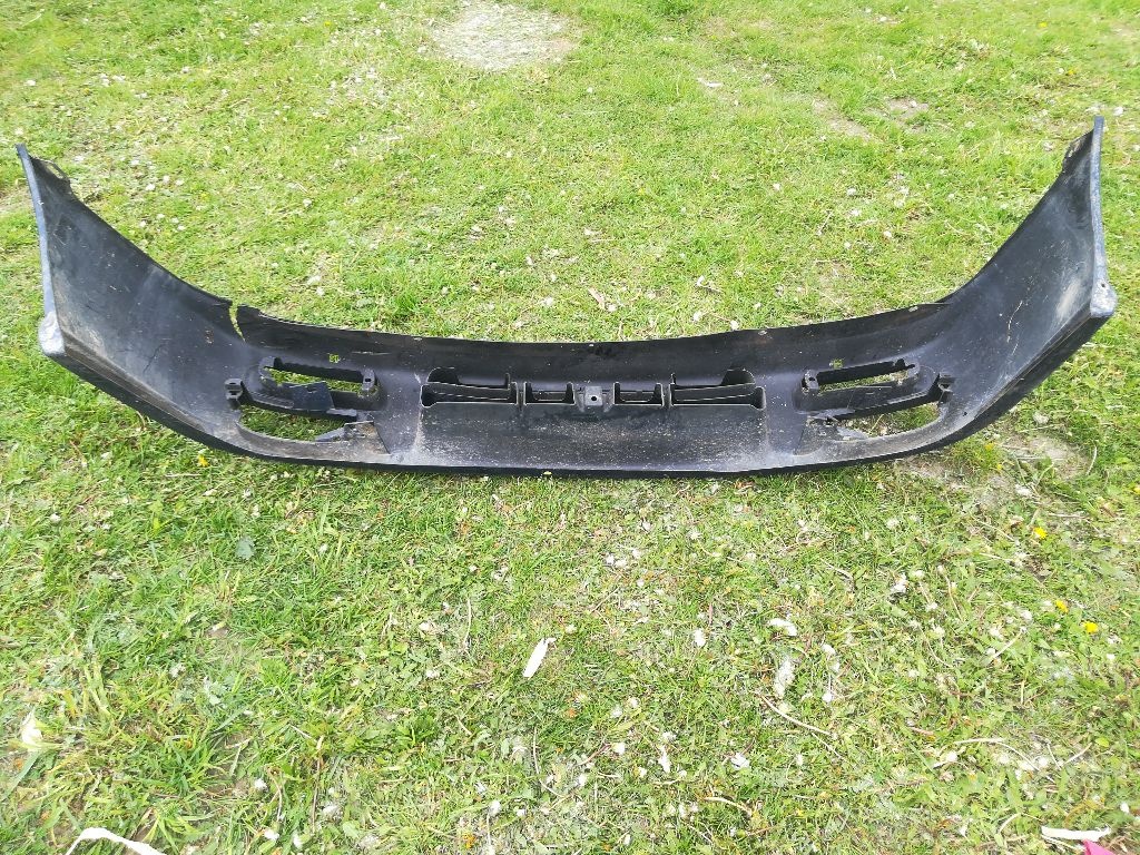 Бампер передний к Subaru Impreza 1995