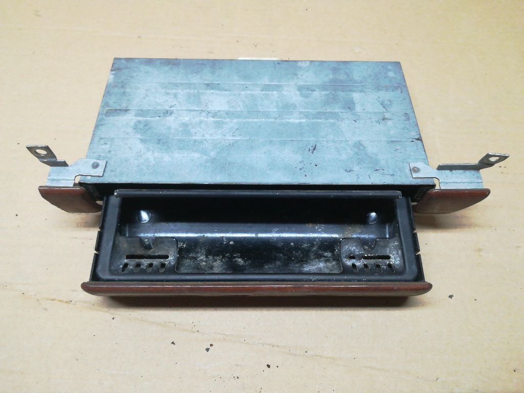 Пепельница к Audi 100 1993