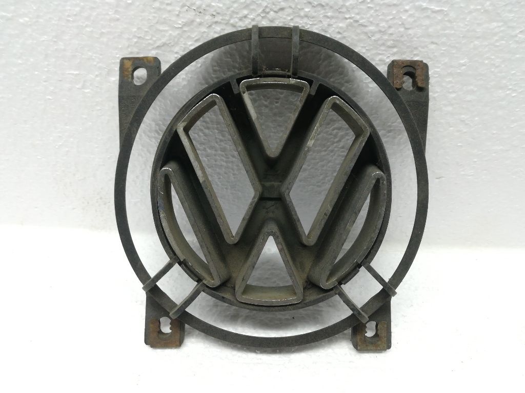 Эмблема к Volkswagen Passat 1993