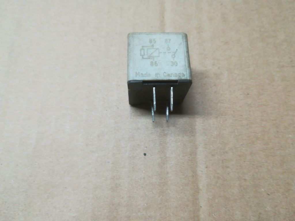 Реле (прочие) к Mazda 626 1998