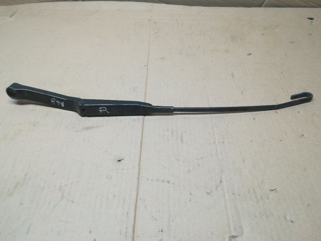 Щеткодержатель к Audi A6 1996