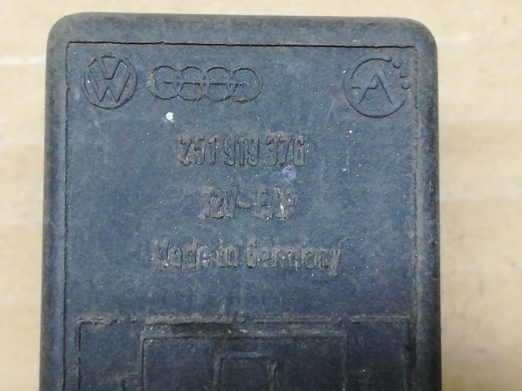 Реле (прочие) к Volkswagen Transporter 1992
