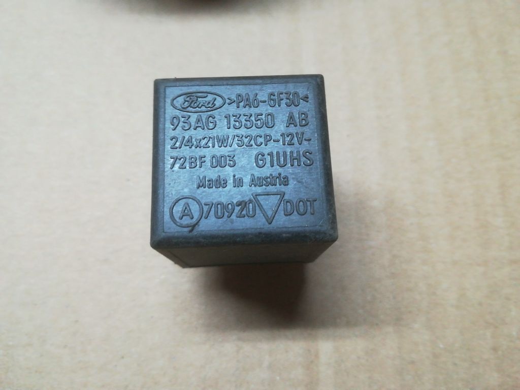 Реле поворотов к Ford Fiesta 1995