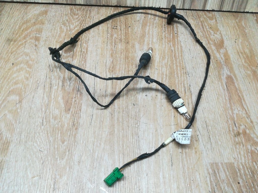 Проводка крышки багажника к Ford Fiesta 2001