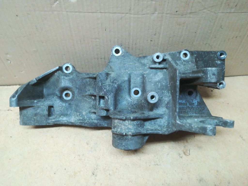 Кронштейн генератора к Audi A4 1999