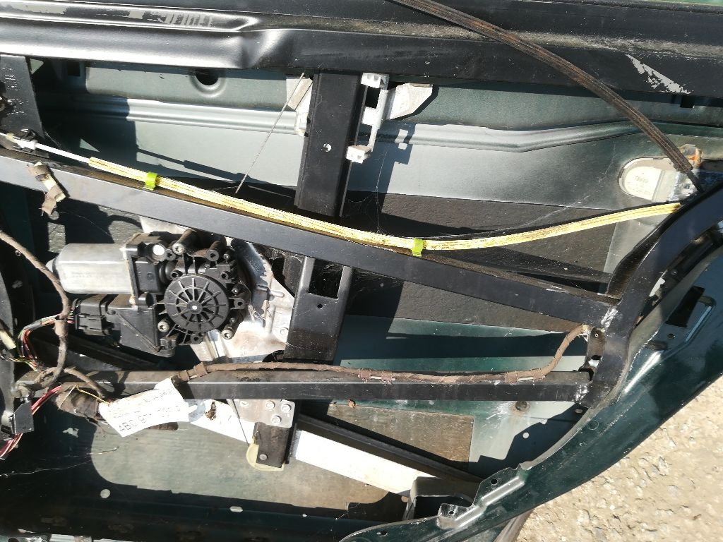 Трос двери к Audi A6 1998