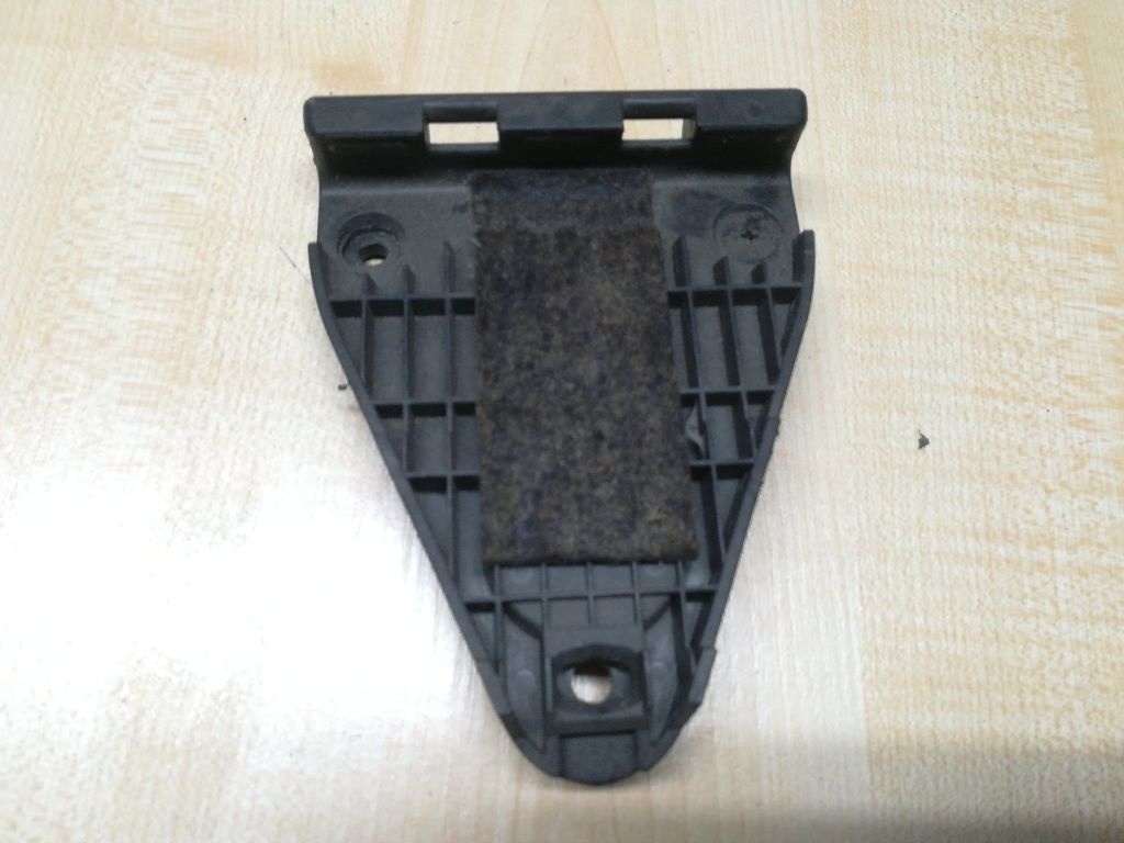 Кронштейн к Audi A6 2001