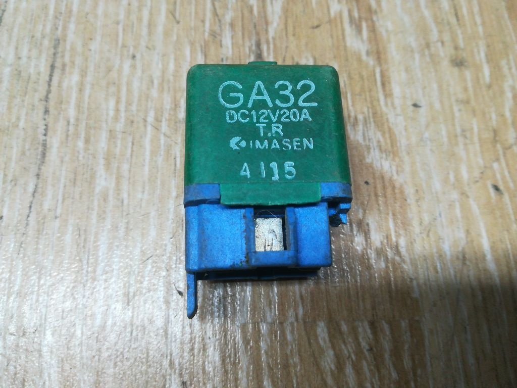 Реле (прочие) к Mazda 626 1996