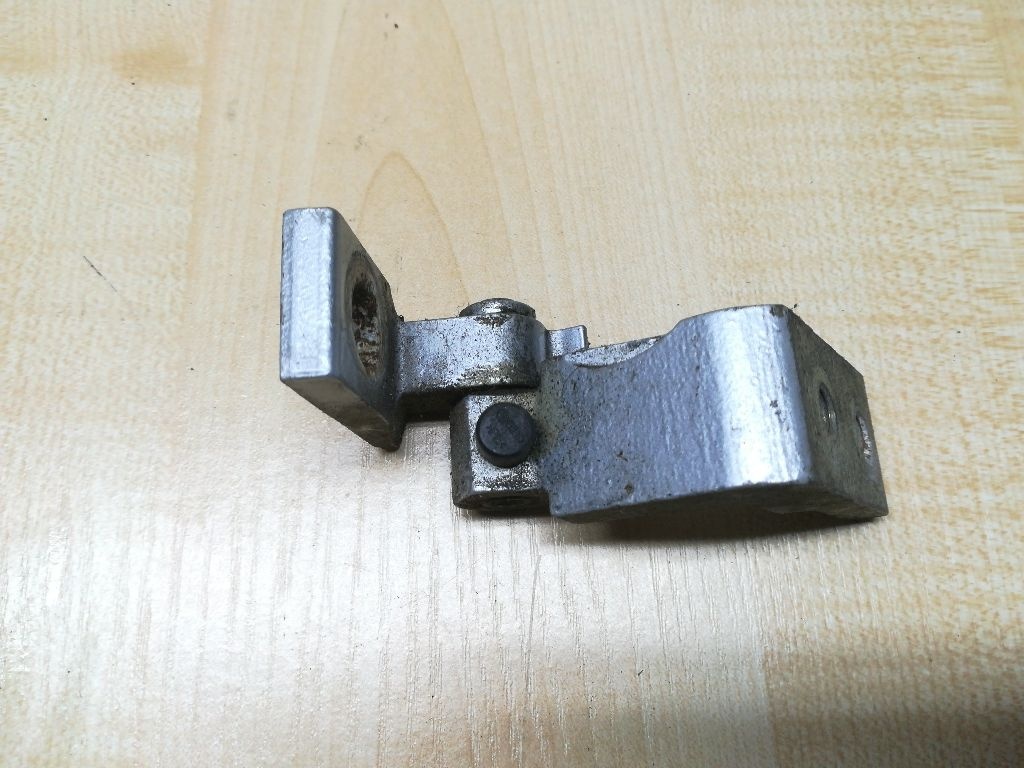 Петля двери к Audi A6 2001