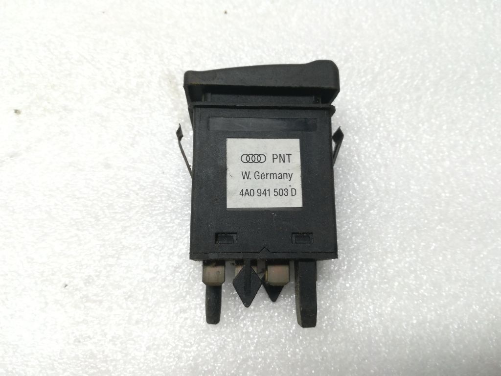 Кнопка  к Audi A6 1995