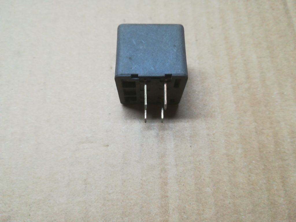 Реле (прочие) к Mazda 626 1998