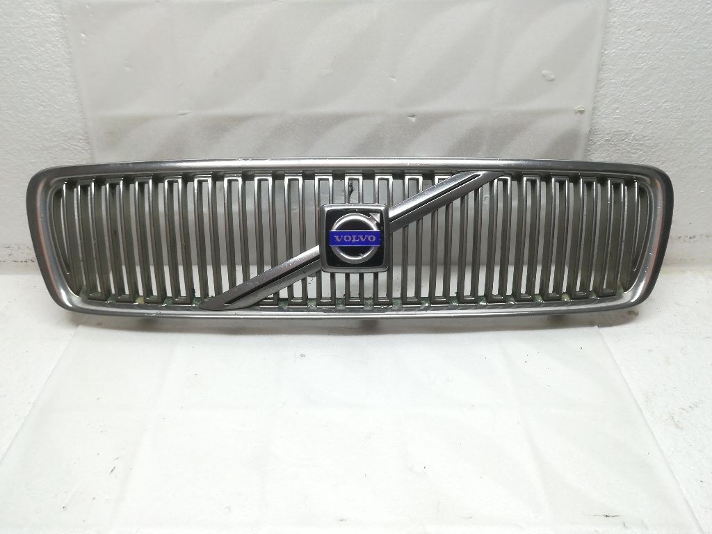 Решетка радиатора к Volvo V70 2003