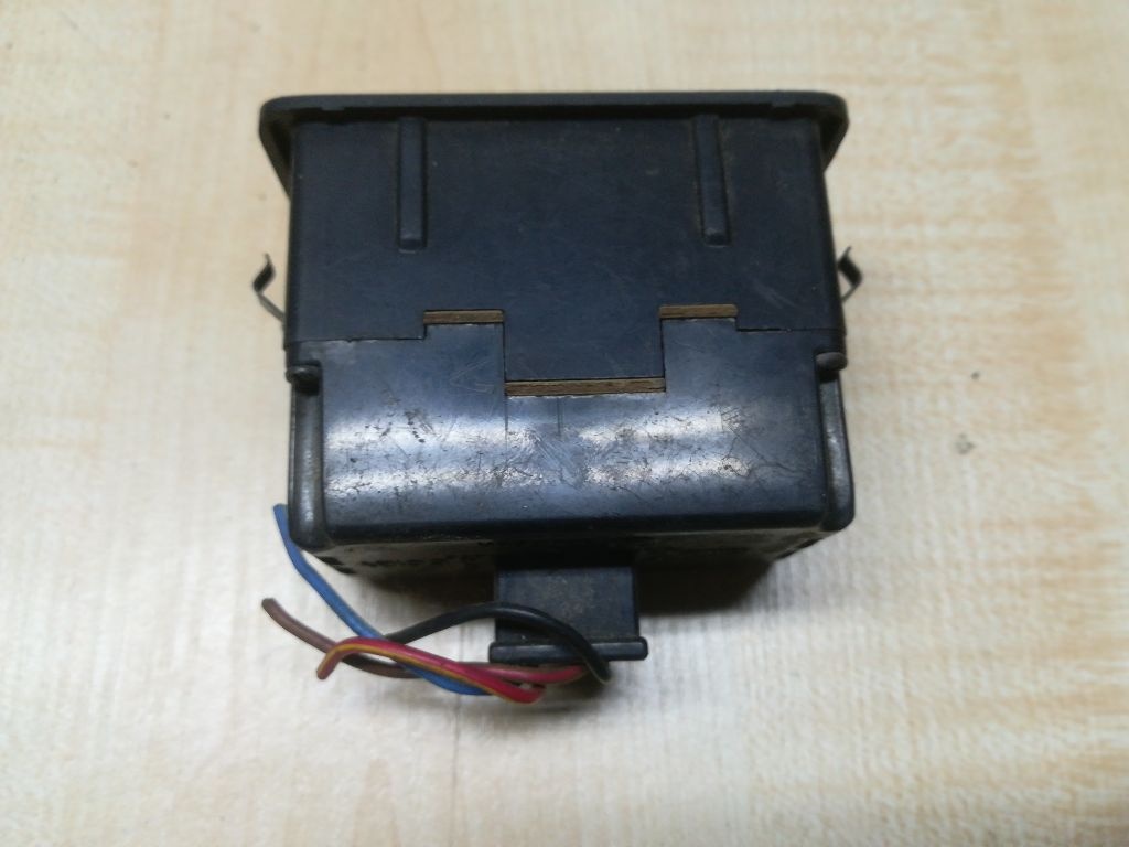 Часы к Hyundai Lantra 1995