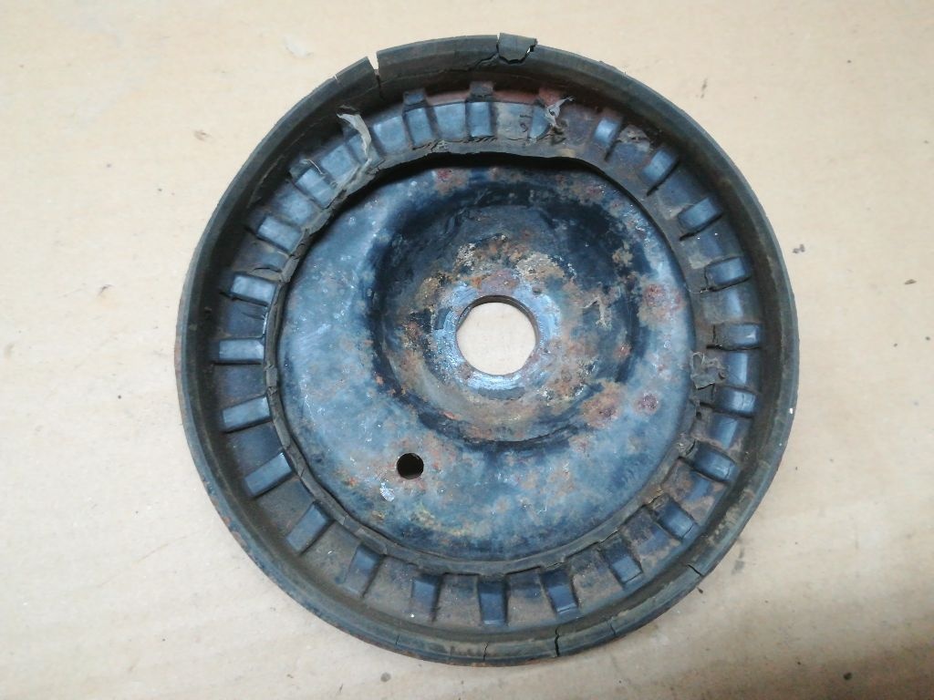Опора амортизатора верхняя (чашка) к Mazda Protege 1999
