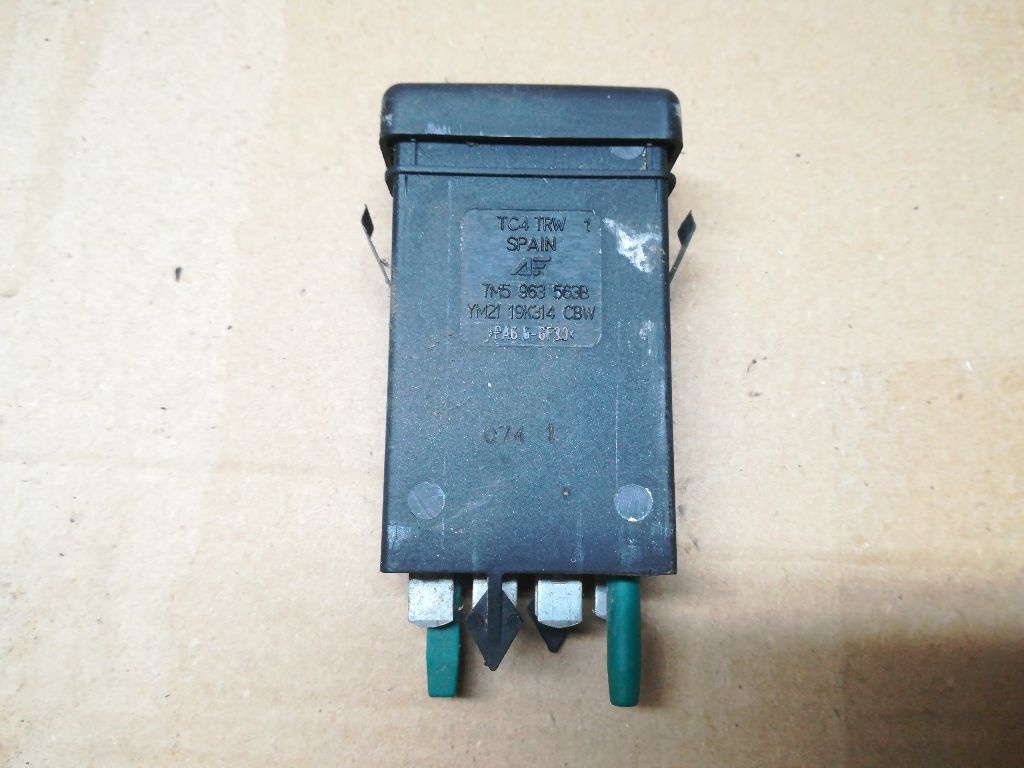 Кнопка  к Ford Galaxy 2003