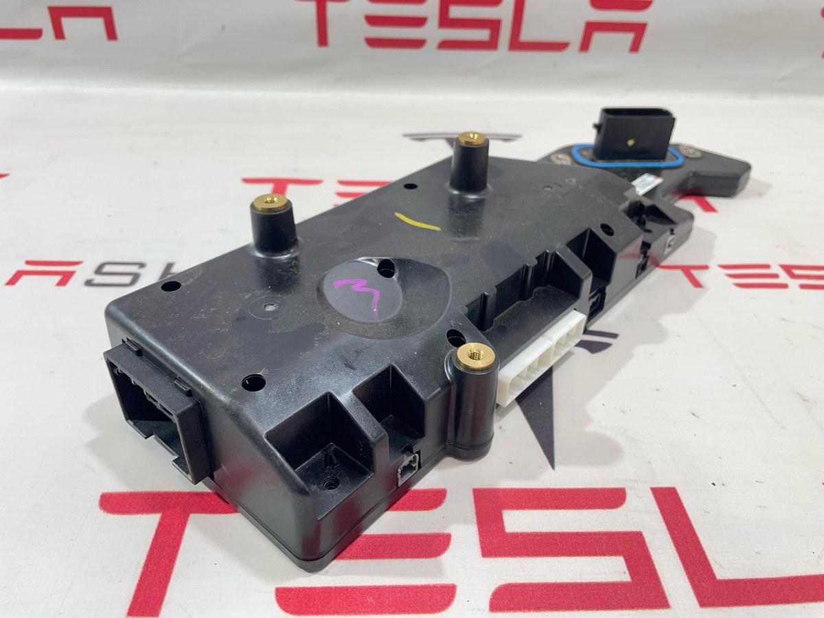 Блок контроля аккумулятора (АКБ) к Tesla Model 3 2019