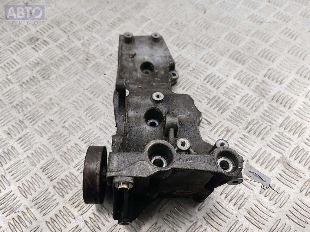 Кронштейн генератора к Audi A4 2001
