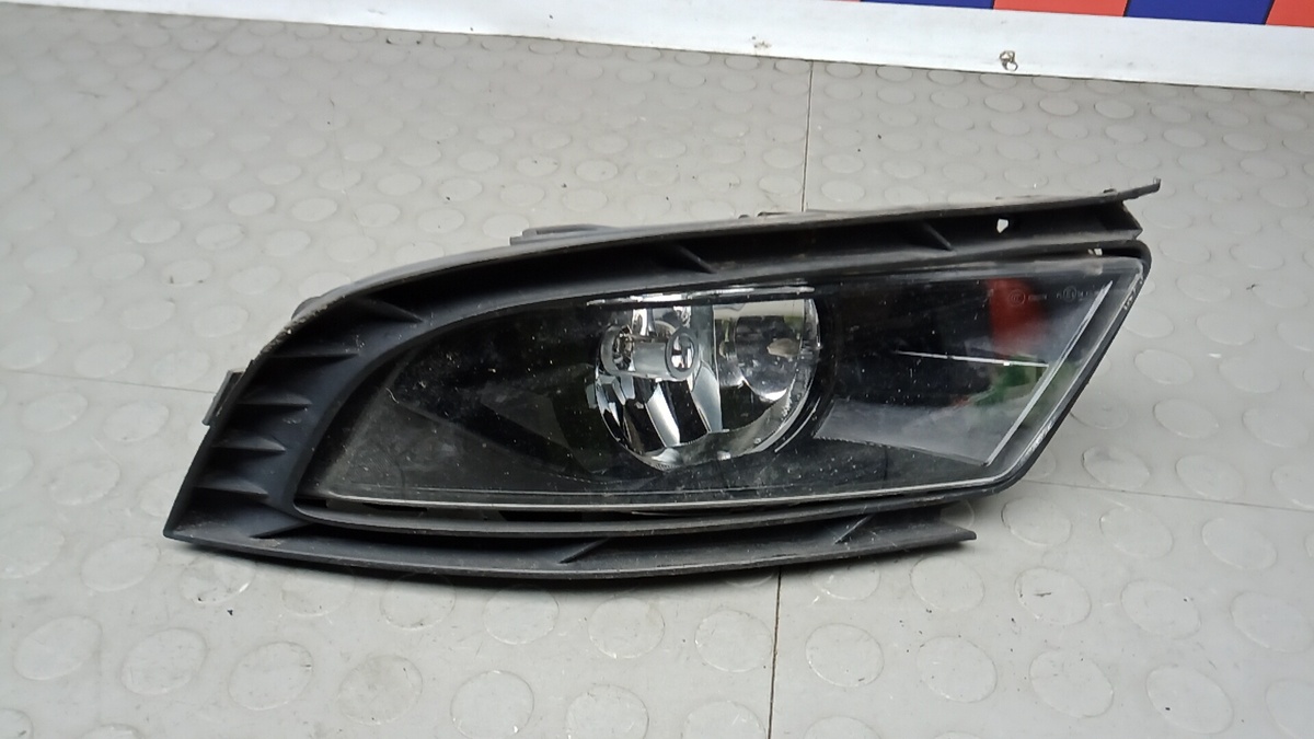 Фара правая к Skoda Superb 2014
