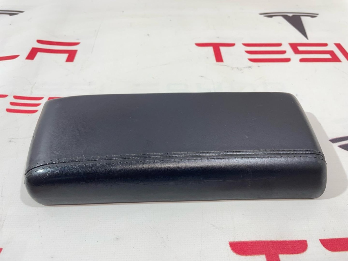 Подлокотник к Tesla Model S 2015