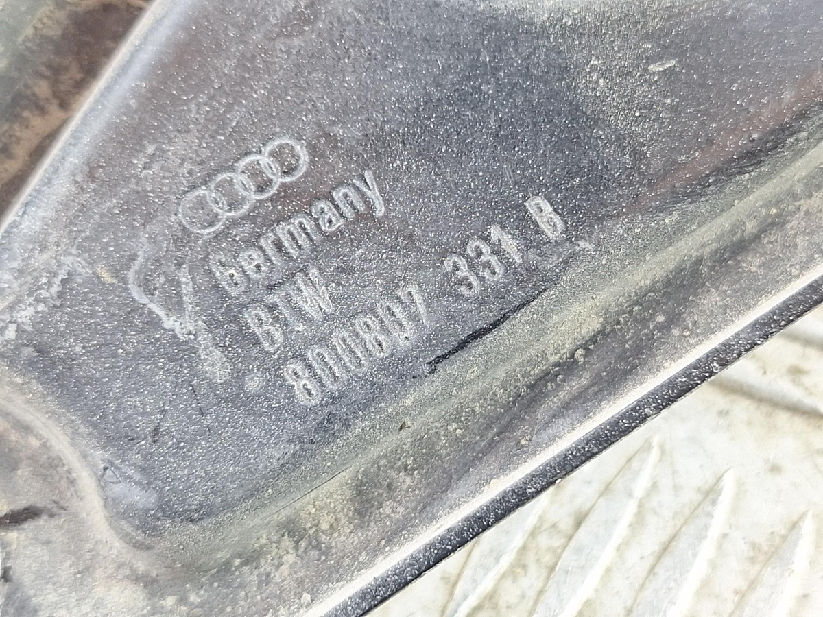 Кронштейн крепления бампера к Audi A4 1998