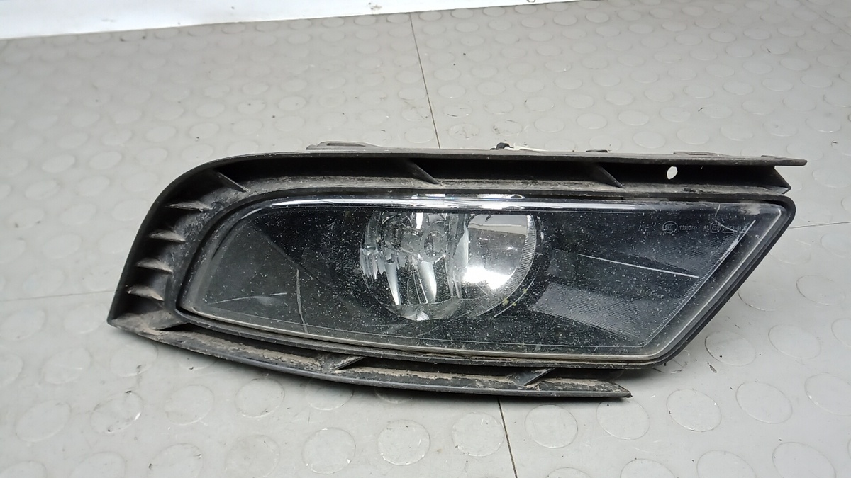 Фара правая к Skoda Superb 2014