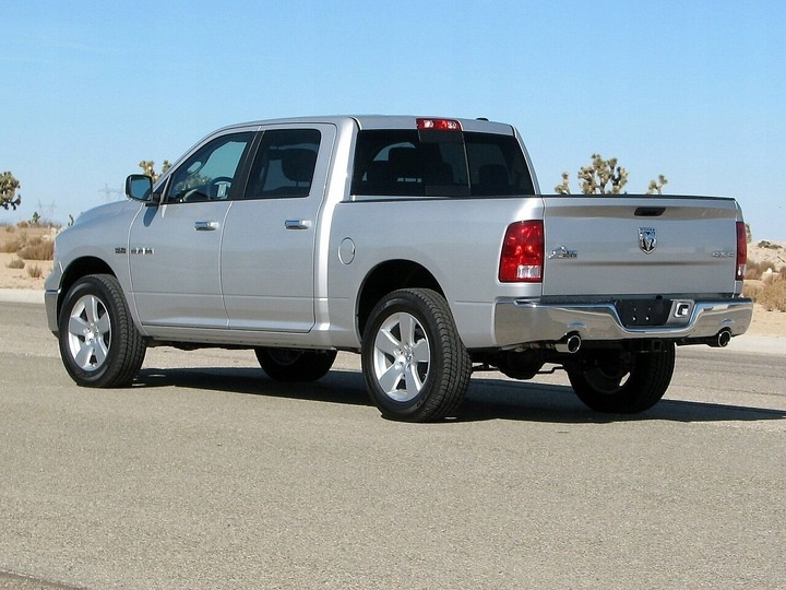 Фонарь задний левый к Dodge RAM 2009