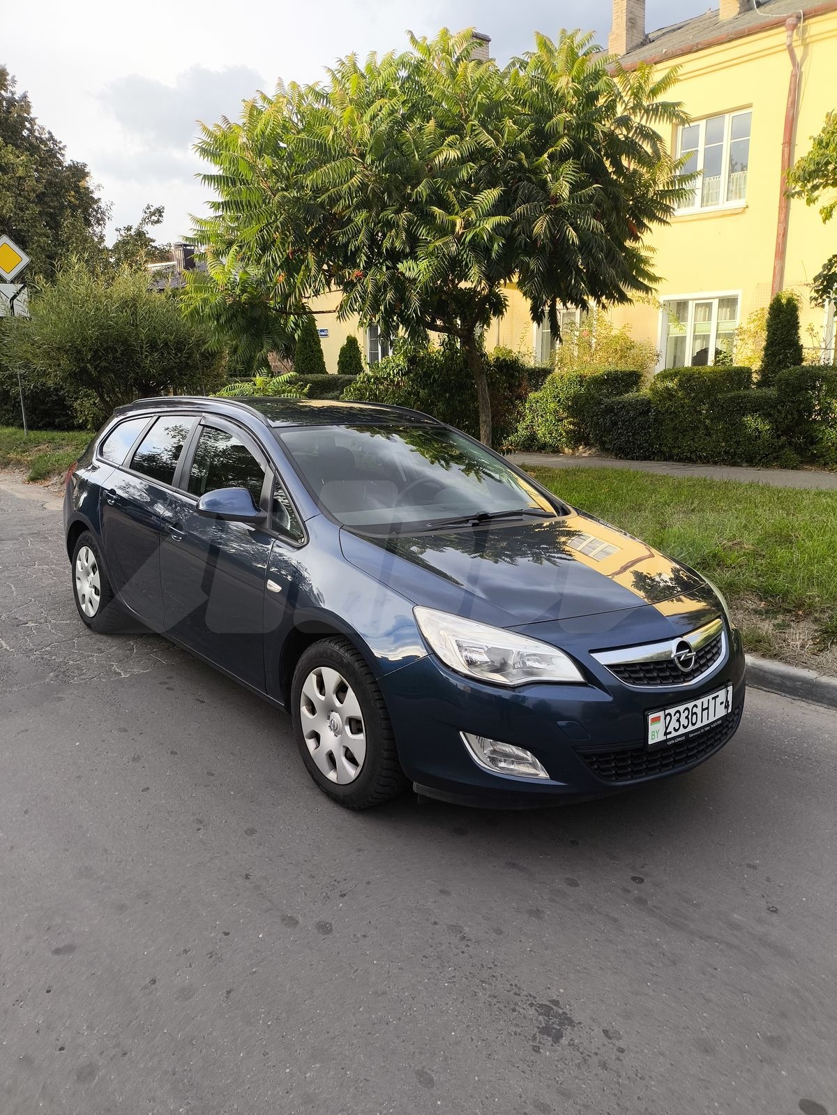 Opel Astra J, 2011