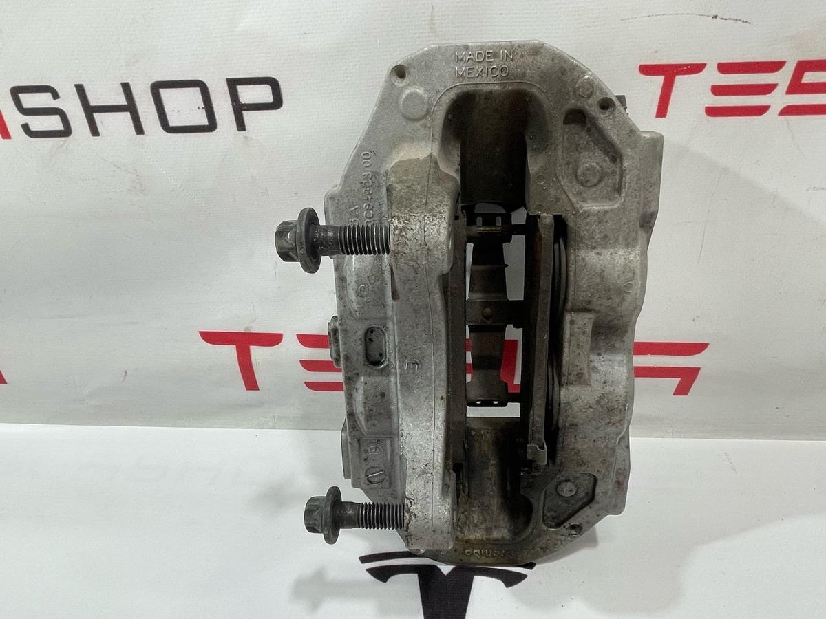 Суппорт передний левый к Tesla Model 3 2019