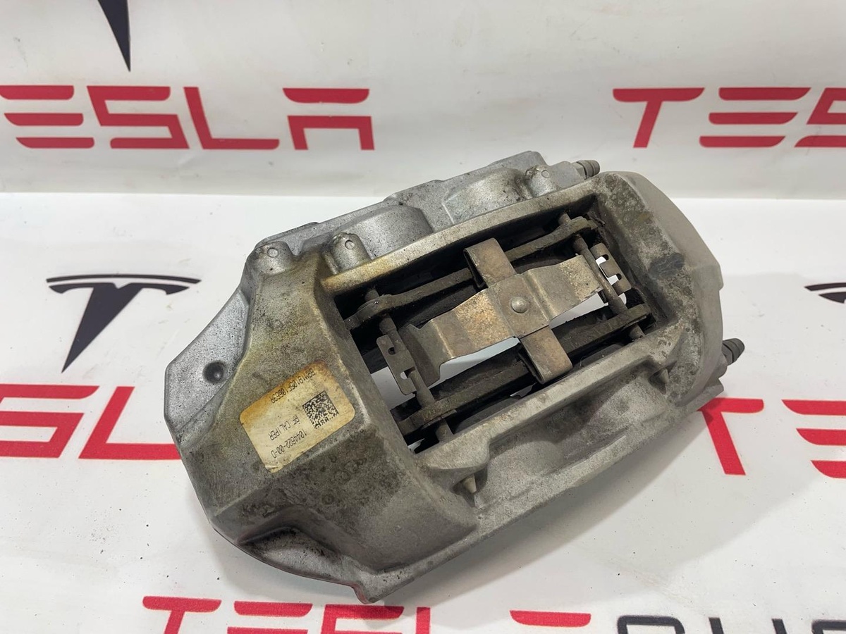 Суппорт передний правый к Tesla Model 3 2019