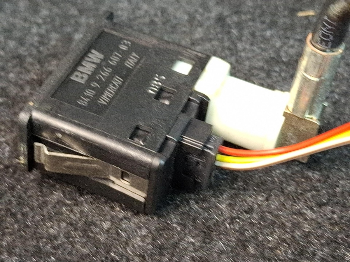 Разъем AUX / USB к BMW X4 2016