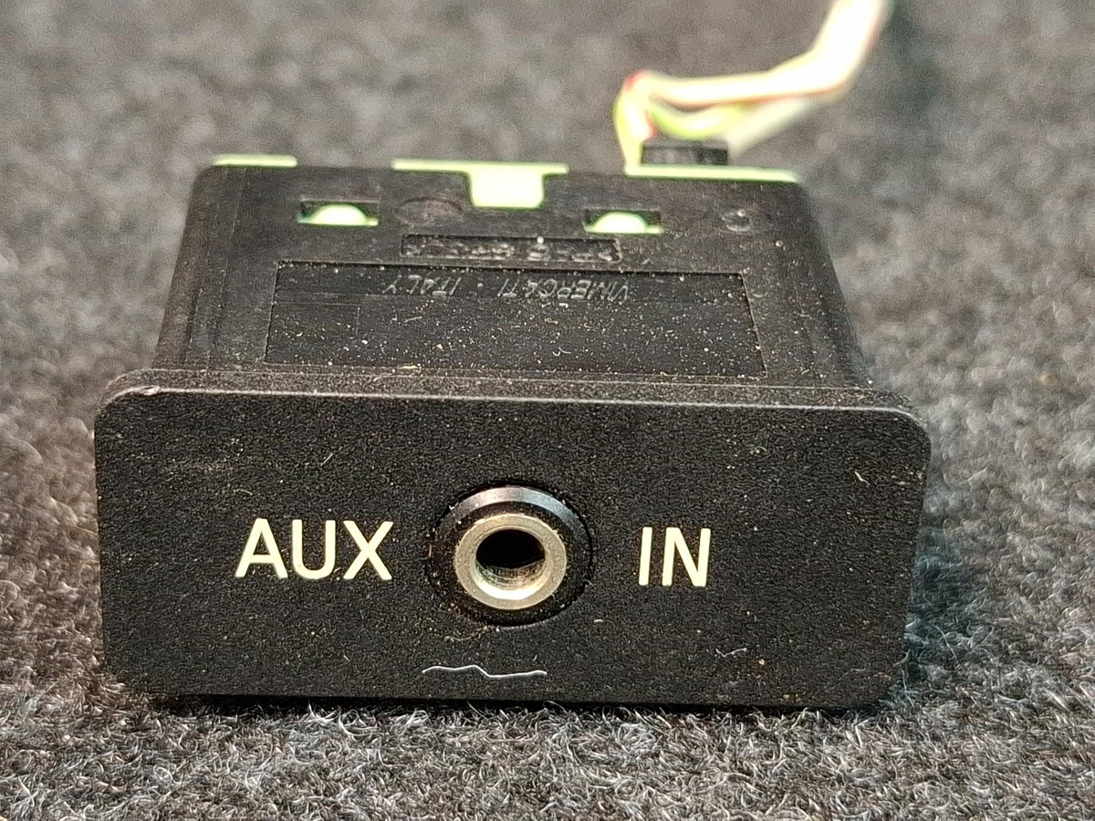Разъем AUX / USB к BMW X5 2008