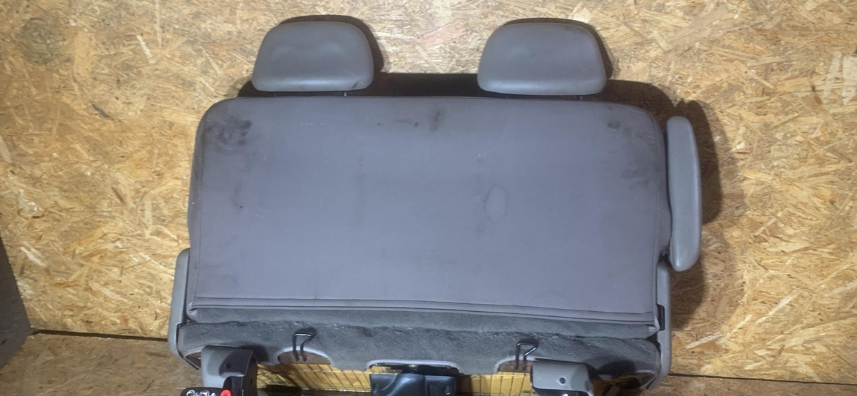 Сиденье заднее к Dodge Caravan 2001