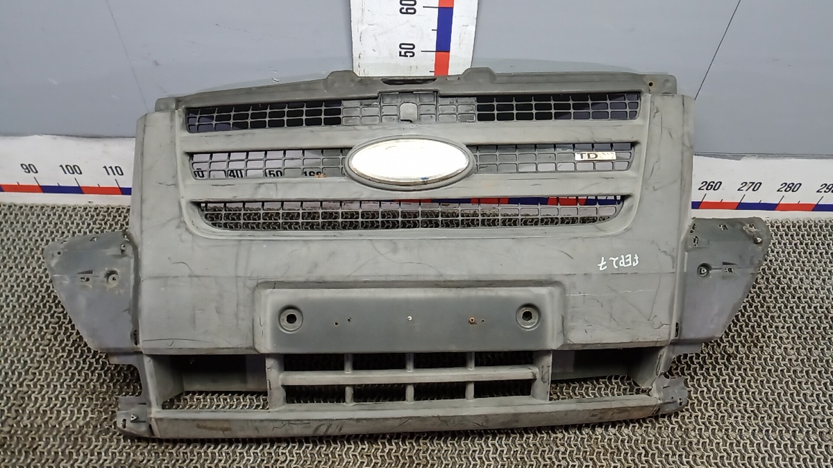 Бампер передний к Ford Tourneo Connect 2009
