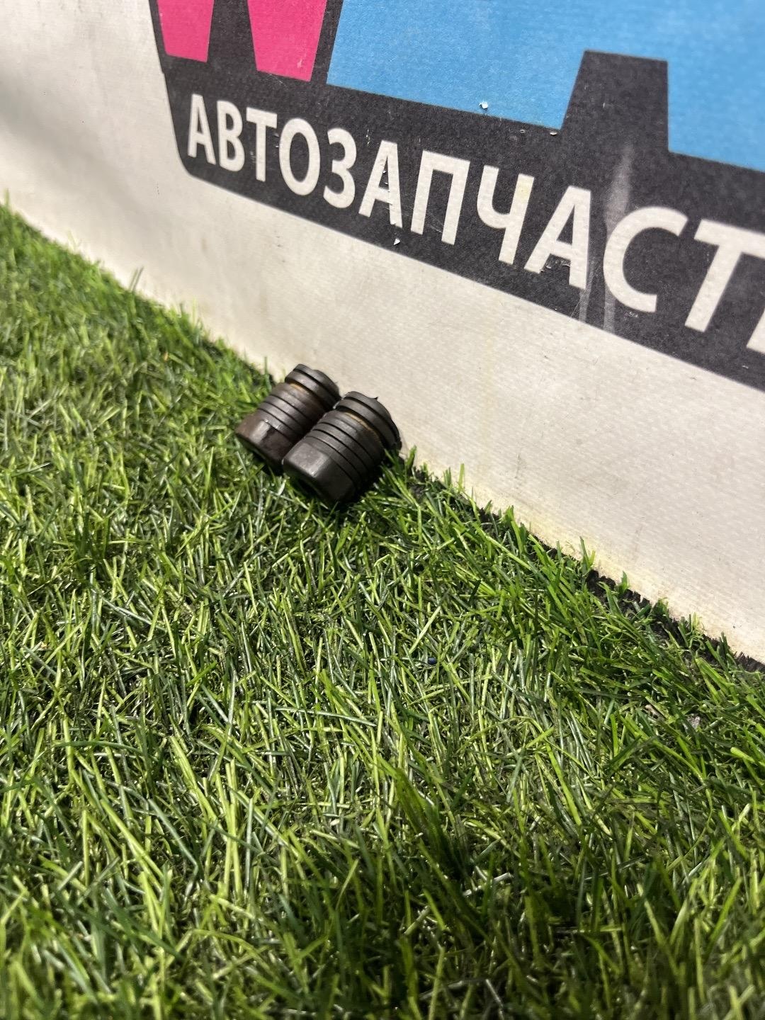 Отбойник капота (демпфер) к Ford Mustang 2018