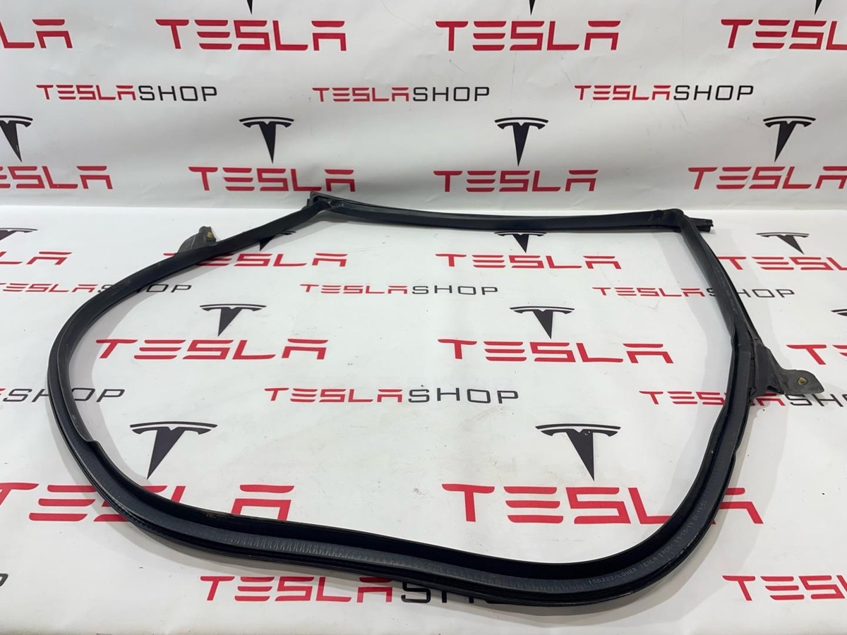 Уплотнитель к Tesla Model 3 2019
