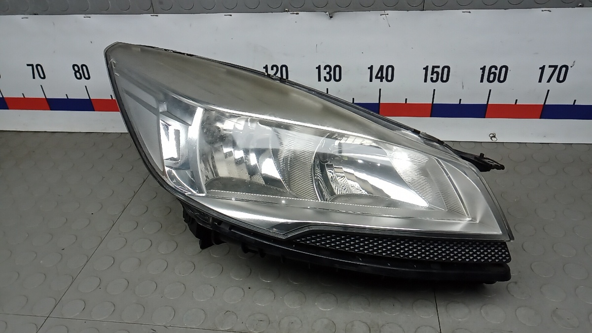 Фара правая к Ford Kuga 2013