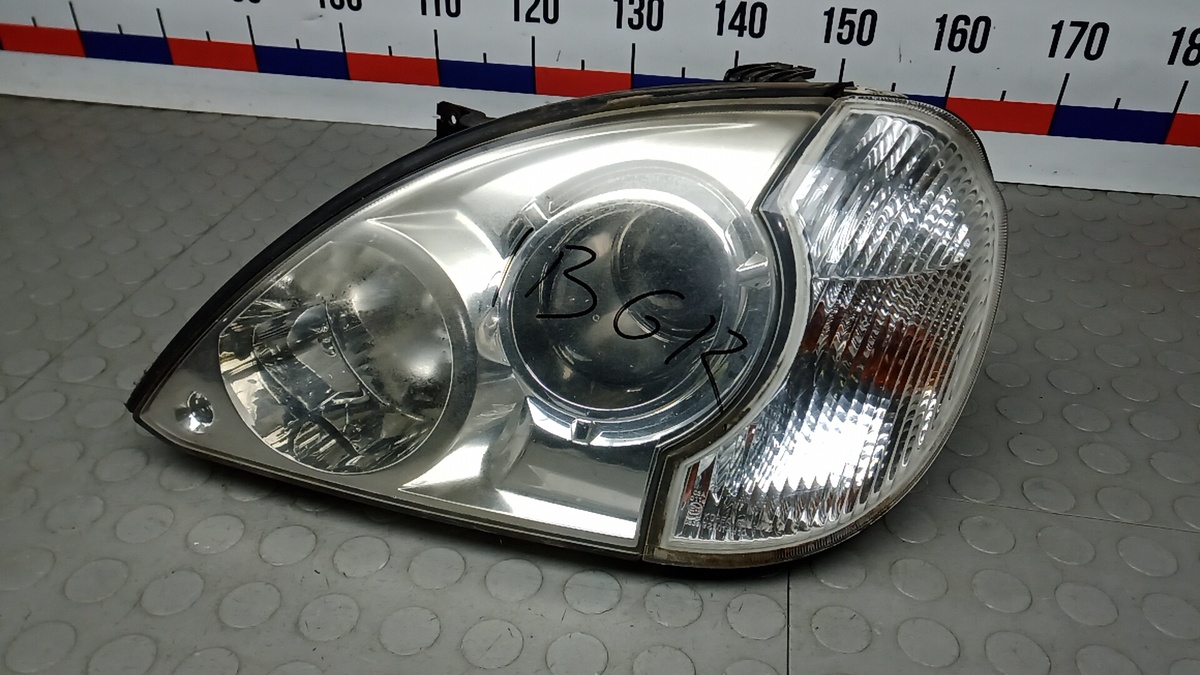 Поворотник левый к Hyundai Terracan 2005