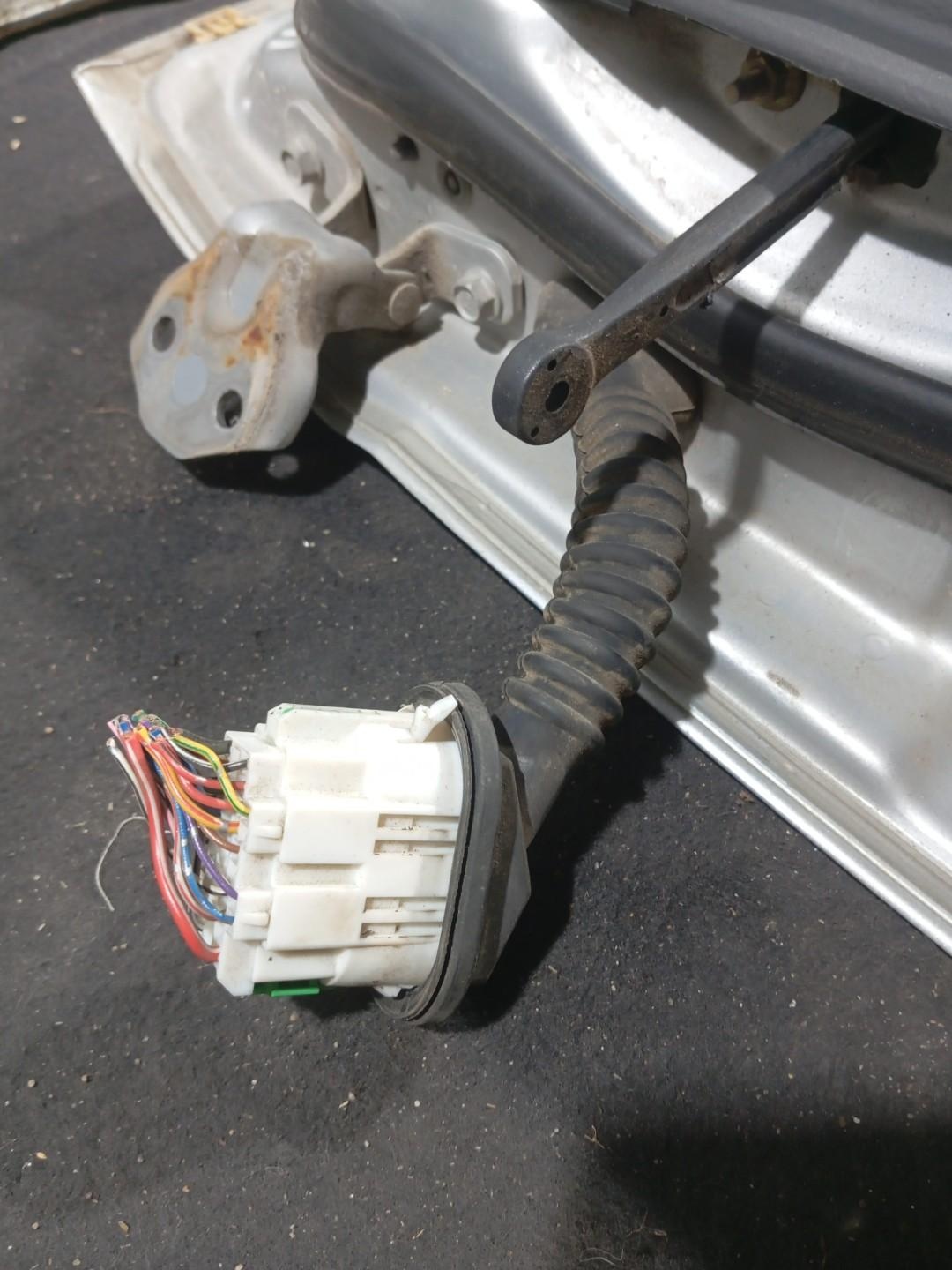 Проводка двери передней левой к Mazda 626 2001