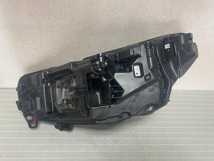 Фара правая к Volvo XC40 2022