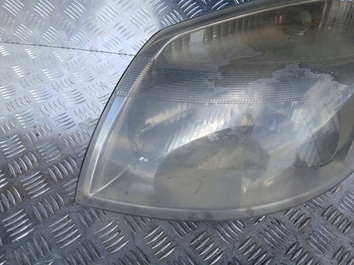 Фара левая к Peugeot Partner 2002