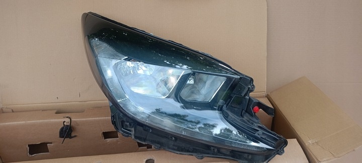 Фара правая к Toyota Aygo X 2021