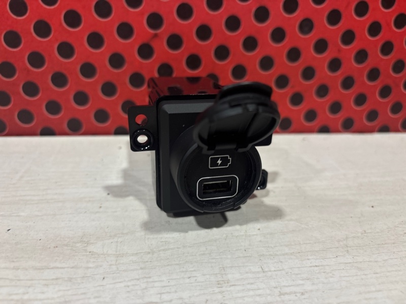 Разъем AUX / USB к Kia Sorento 2019