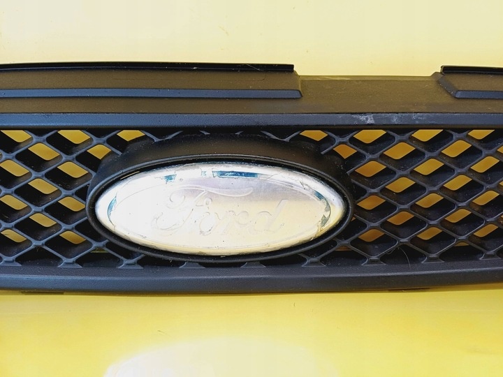 Решетка радиатора к Ford Fiesta 2001